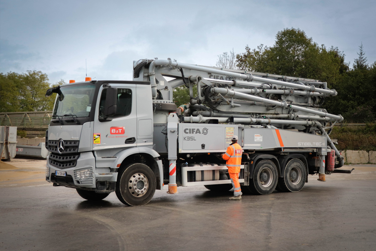 Camion pompe à Béton - B2T Groupe Bonnefoy